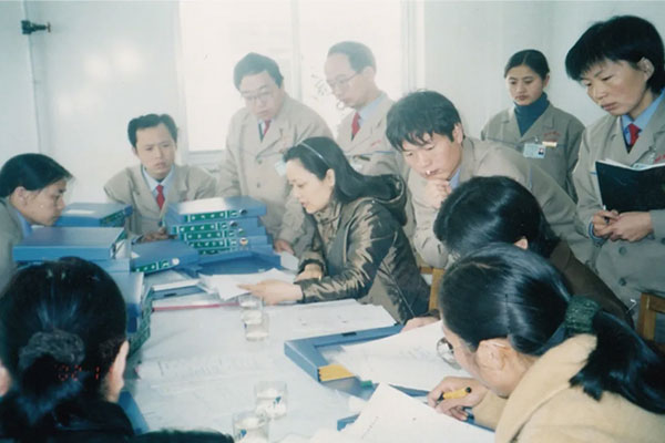 2002年，，，2003网站太阳集团人日夜奋战准备GMP认证