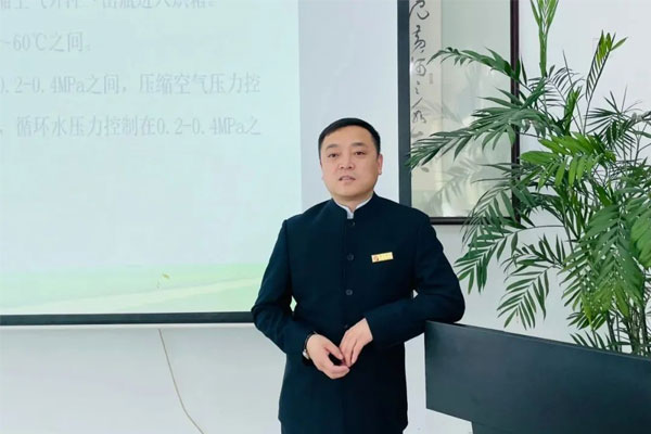 2003网站太阳集团泰盛制药董事长王旭峰