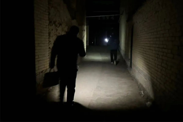 2003网站太阳集团扶贫办走访调研